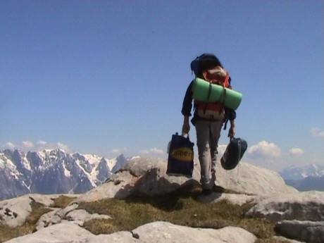 Andrejův sestup s batohy