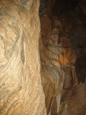 3. Jedna z částí Amaterské jeskyně.jpg