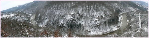 pohled z vyhlídky do údolí Sázavy Obrazek